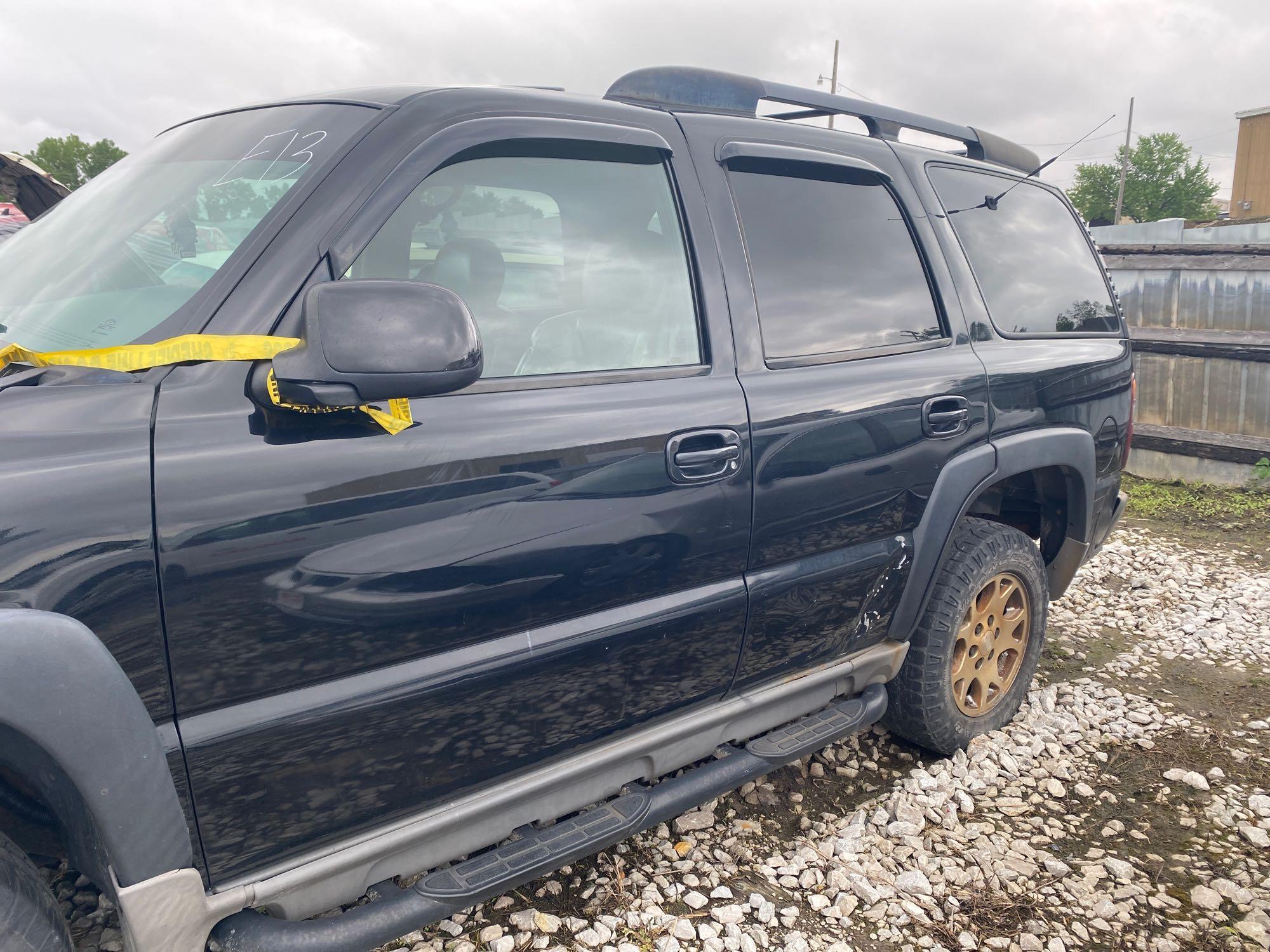 E13 2001 Chevrolet Tahoe 1GNEK13T91R187092 Accident