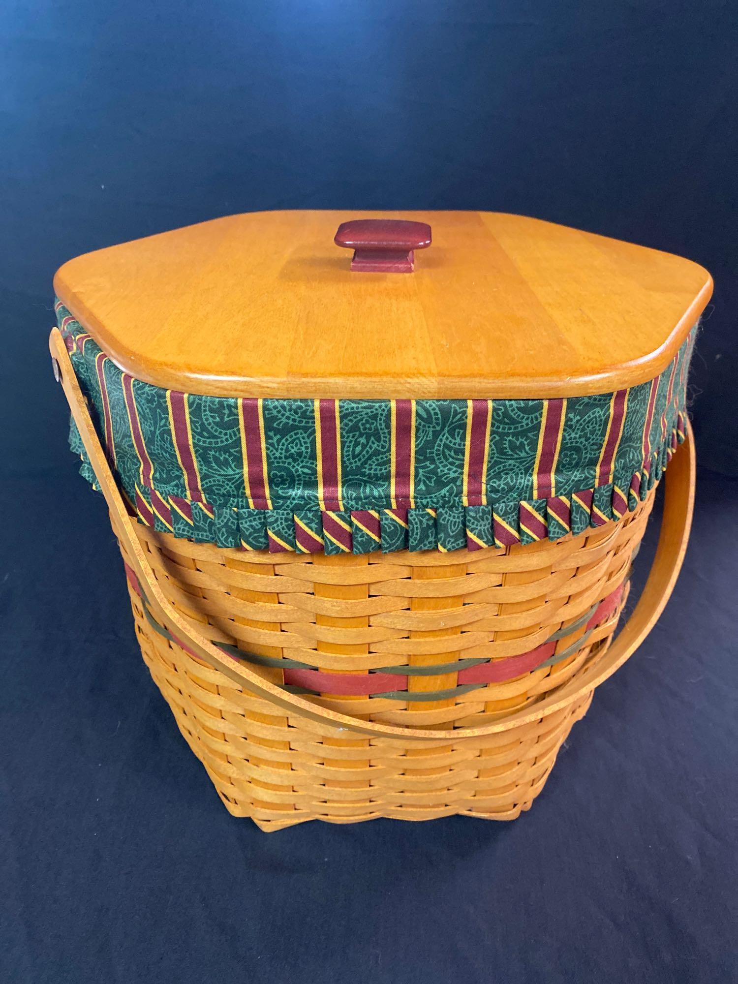 1997 Christmas Large Snowflake Basket W/ Lid