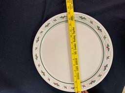 Traditional holly cake plate