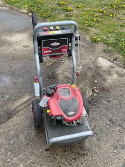 Briggs and Stratton 2500 Max PSI pressure washer nice! missing pressure washer wand extension