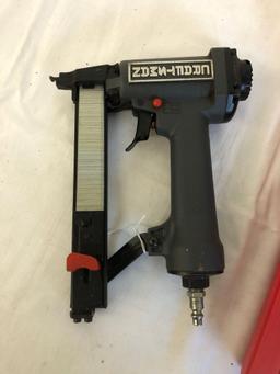 CRAFTSMAN staple gun