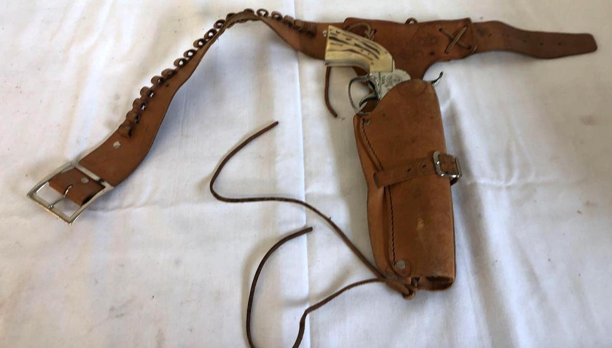 Western toy gun and belt