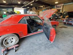 1969 Camaro SS No carb under air filter. Abandoned vehicle no keys