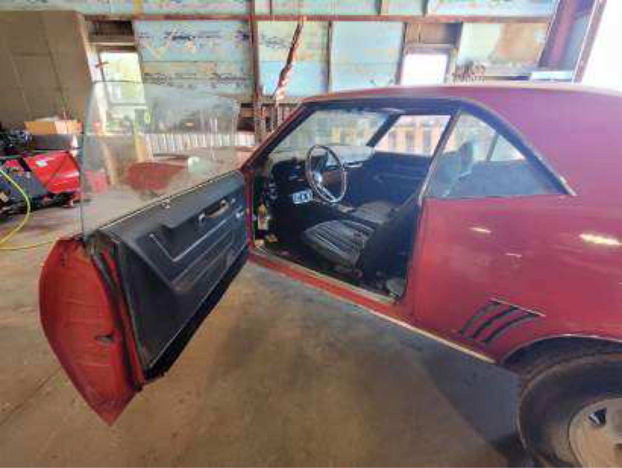 1969 Camaro SS No carb under air filter. Abandoned vehicle no keys