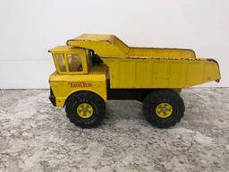 TONKA XMB-975 dump truck