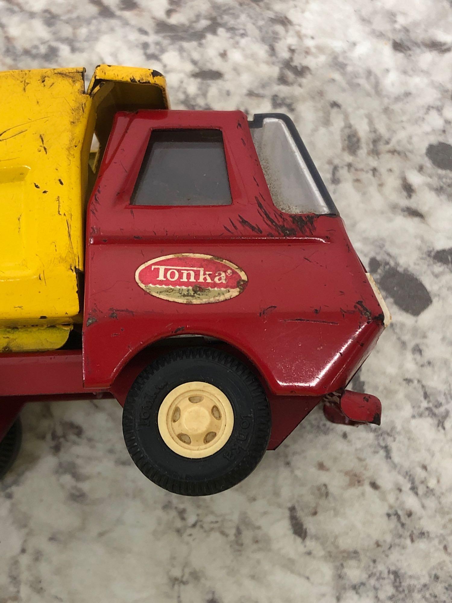 TONKA truck, Dump truck red and yellow, TOOTSIETOY toy truck, TONKA 11 1988 Truck