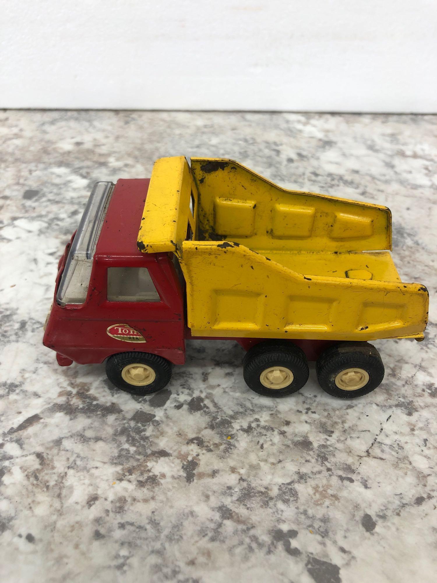 TONKA truck, Dump truck red and yellow, TOOTSIETOY toy truck, TONKA 11 1988 Truck