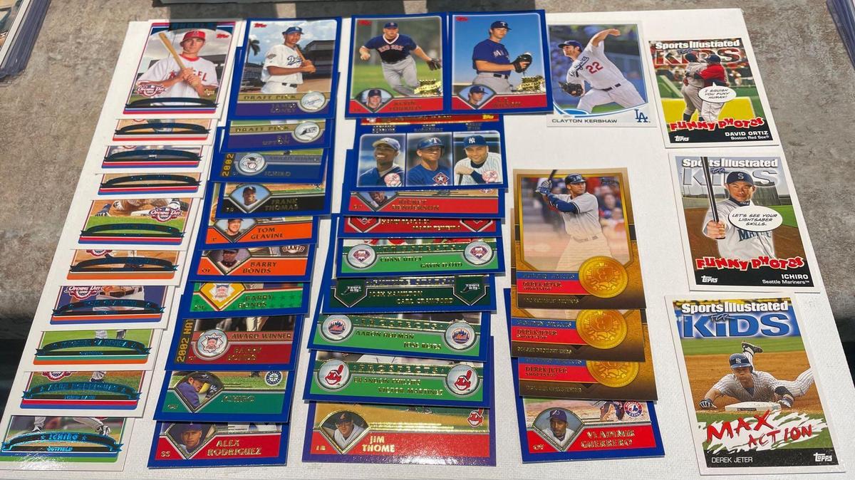 Lot of baseball cards including bonds, Rodriguez, Thomas, Jeter, Ortiz plus