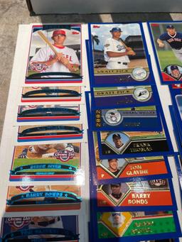 Lot of baseball cards including bonds, Rodriguez, Thomas, Jeter, Ortiz plus