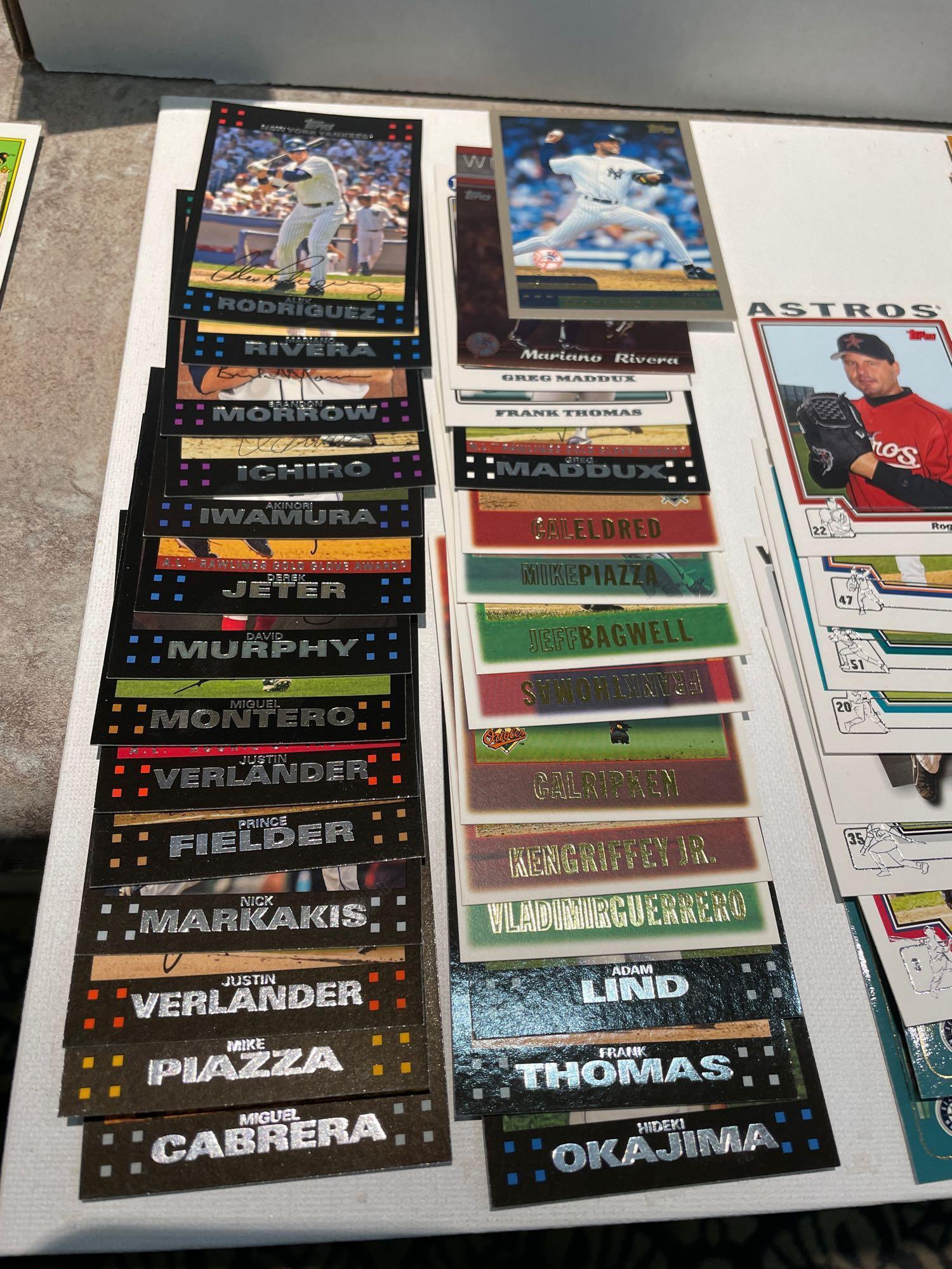 Lot of baseball cards Rodriguez, piazza, Thomas, Griffey, Clemens, Kershaw plus