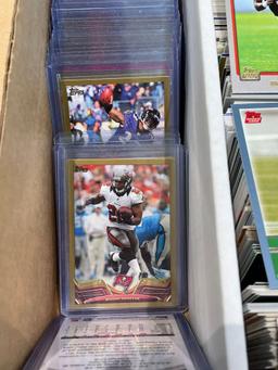 Assorted football cards unchecked