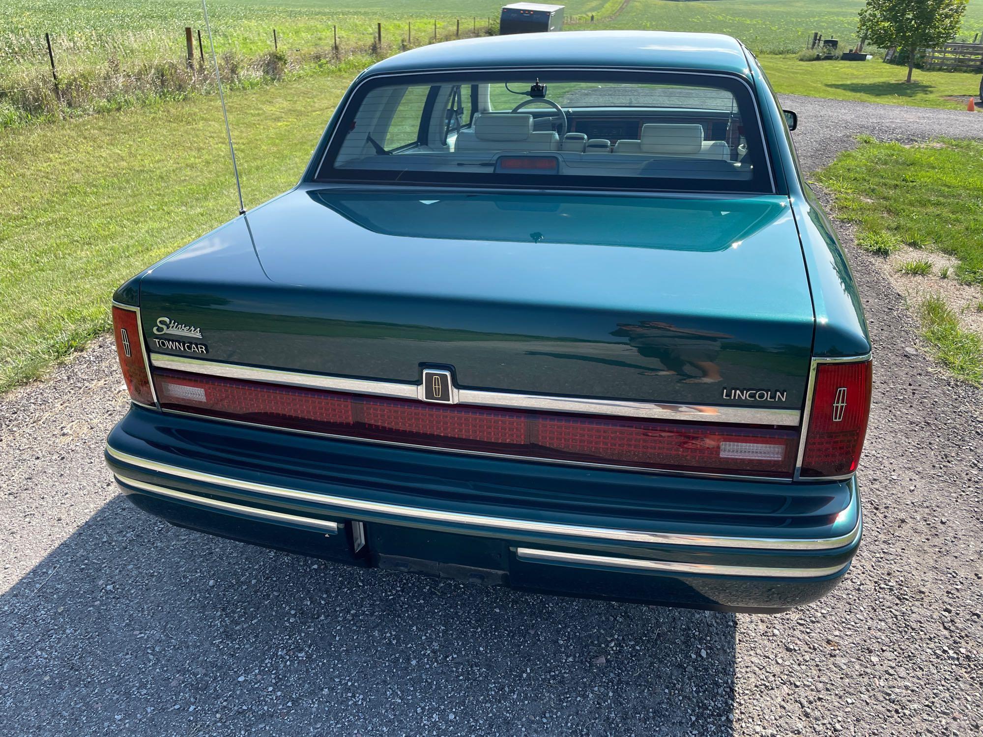 1993 Lincoln Town car Signature Series Jack Nicklaus V8 Overhead Cam 374xx Miles