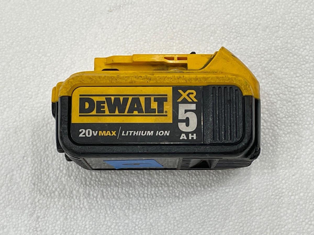 Dewalt 20 V Max lithium ion battery works