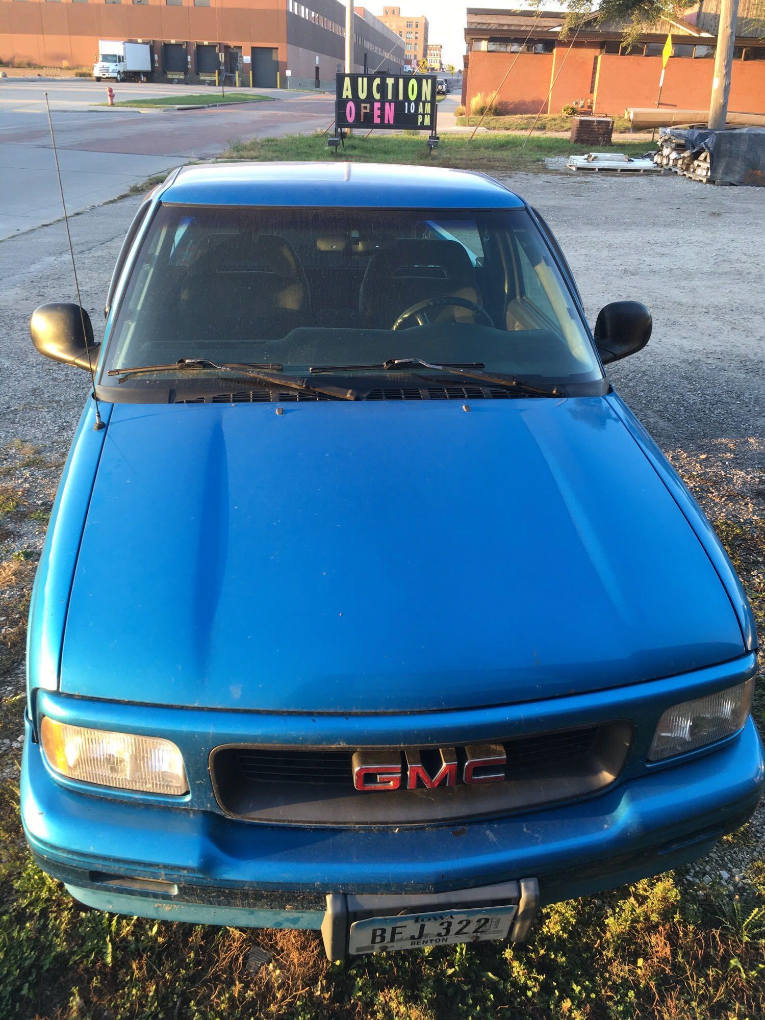 1994 GMC SONOMA 215k mikes stick shift, runs great, mechanical maintained