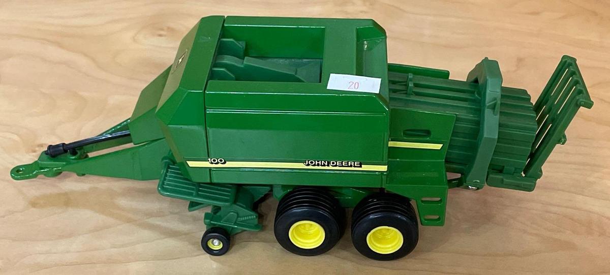 1/64th John Deere 100 Hay Binder