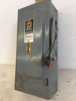 square d safety switch 30 amp. 3 ph 600 v.a.c.