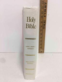 Holly Bible