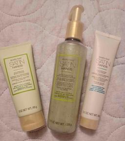 Satin Hands Pampering Set with Protecting Softener, Smoothie Refining Shea Scrub, Nourishing Shea