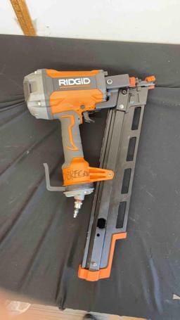 Ridgid 3-1/2? Round Head Framing Nailer ( tested works)