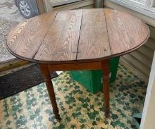 ANTIQUE DROP LEAF TABLE ROUND