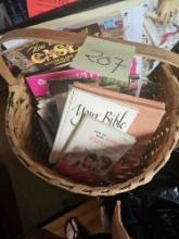 LOT OF VINTAGE BASKETS AND MAGAZINES BOOKS