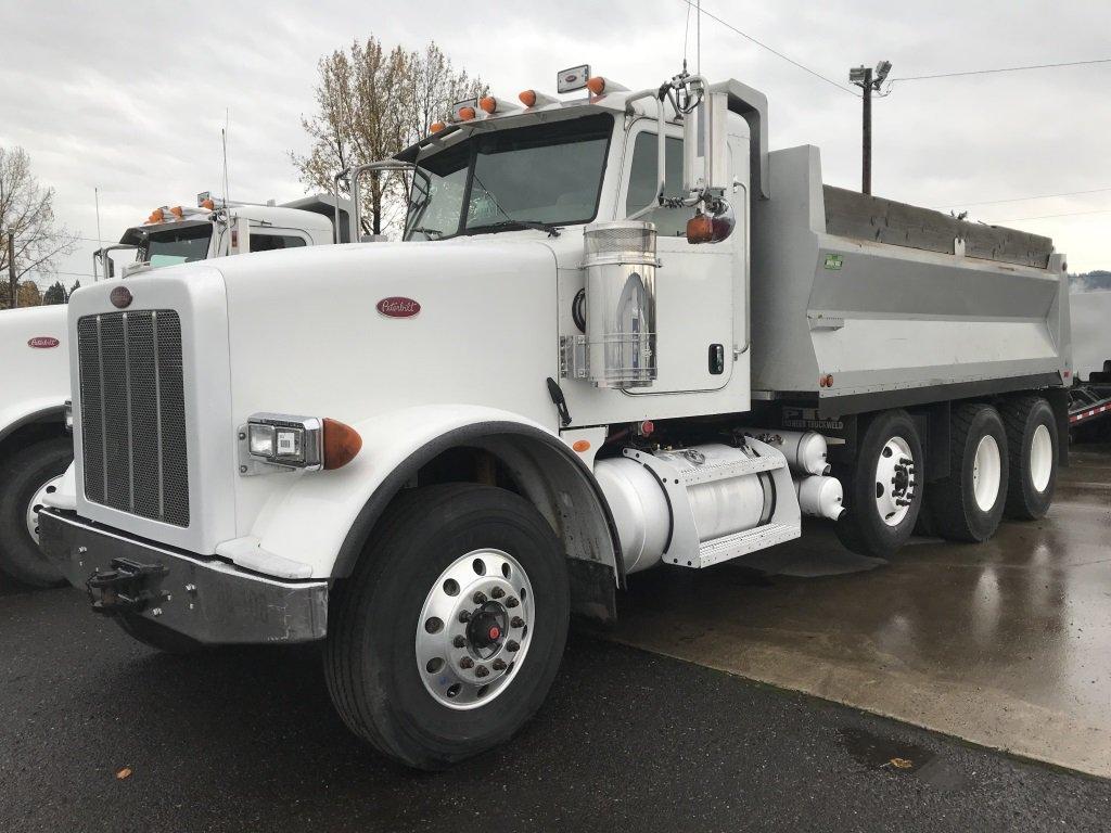 2008 Peterbilt 367 Quad-Axle Dump Truck