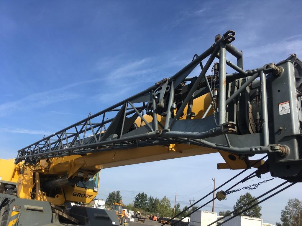 2005 Grove RT700E 4 x 4 Rough Terrain Crane