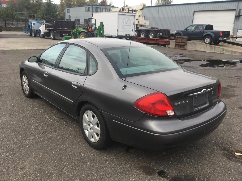 2002 Ford Taurus LX Sedan