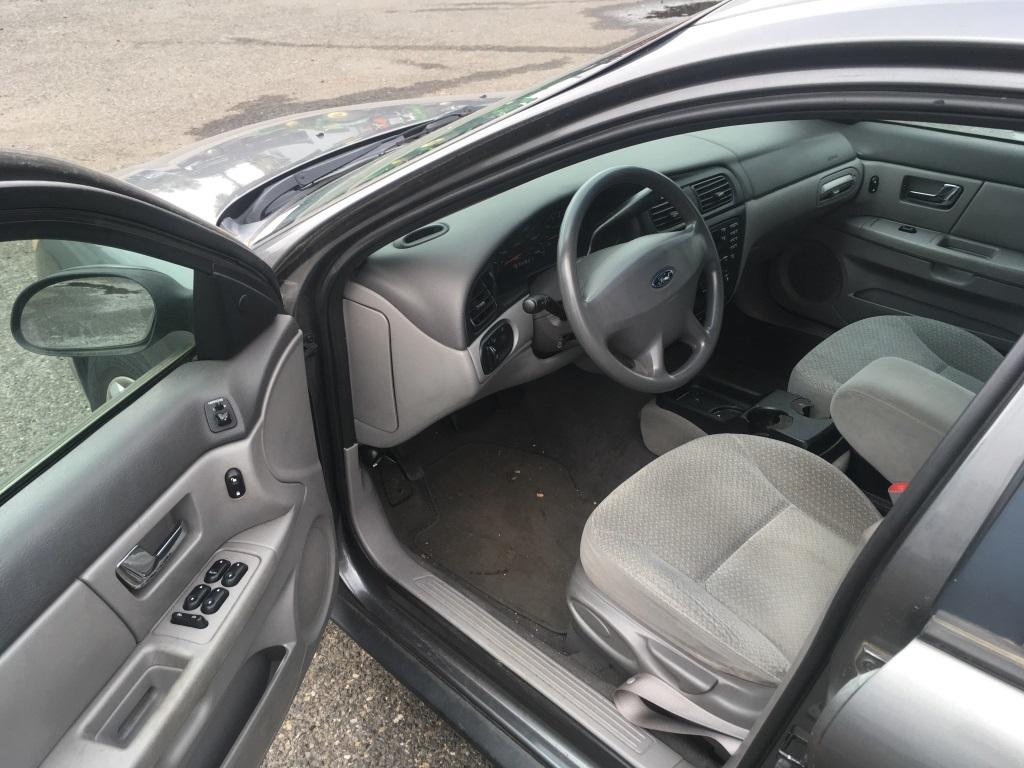 2002 Ford Taurus LX Sedan