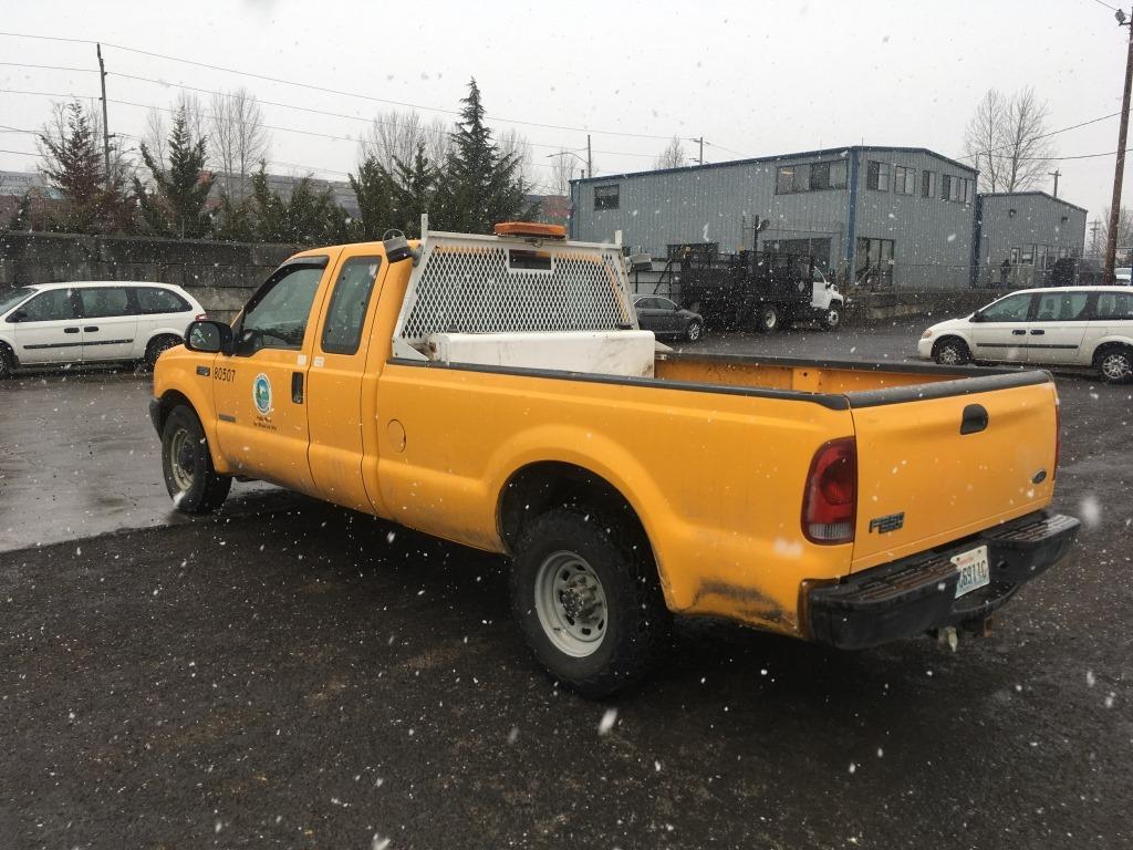 2004 Ford F250 XL Extra Cab Pickup