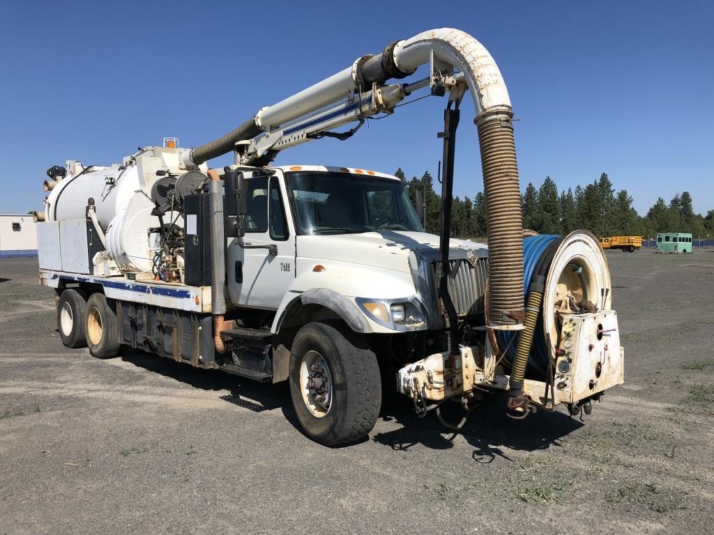 2004 Vac-Con T/A Vacuum Truck