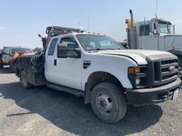 2008 Ford F350 XL SD Extra Cab Flatbed Truck