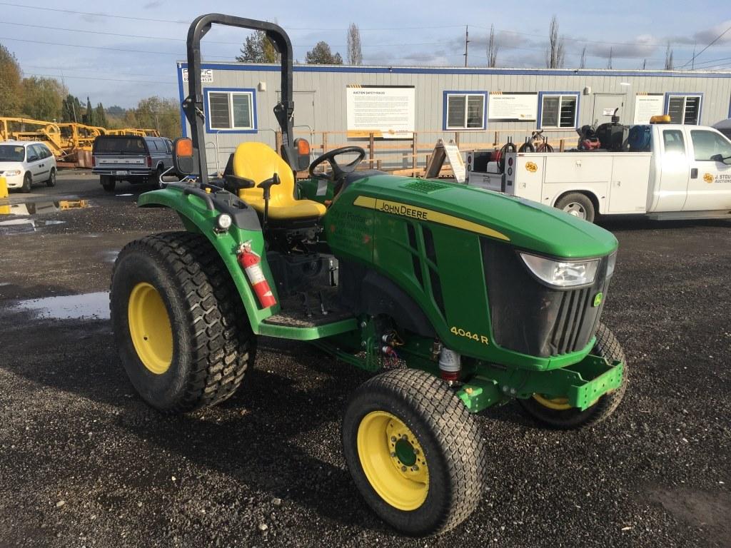 2014 John Deere 4044R 4x4 AG Tractor