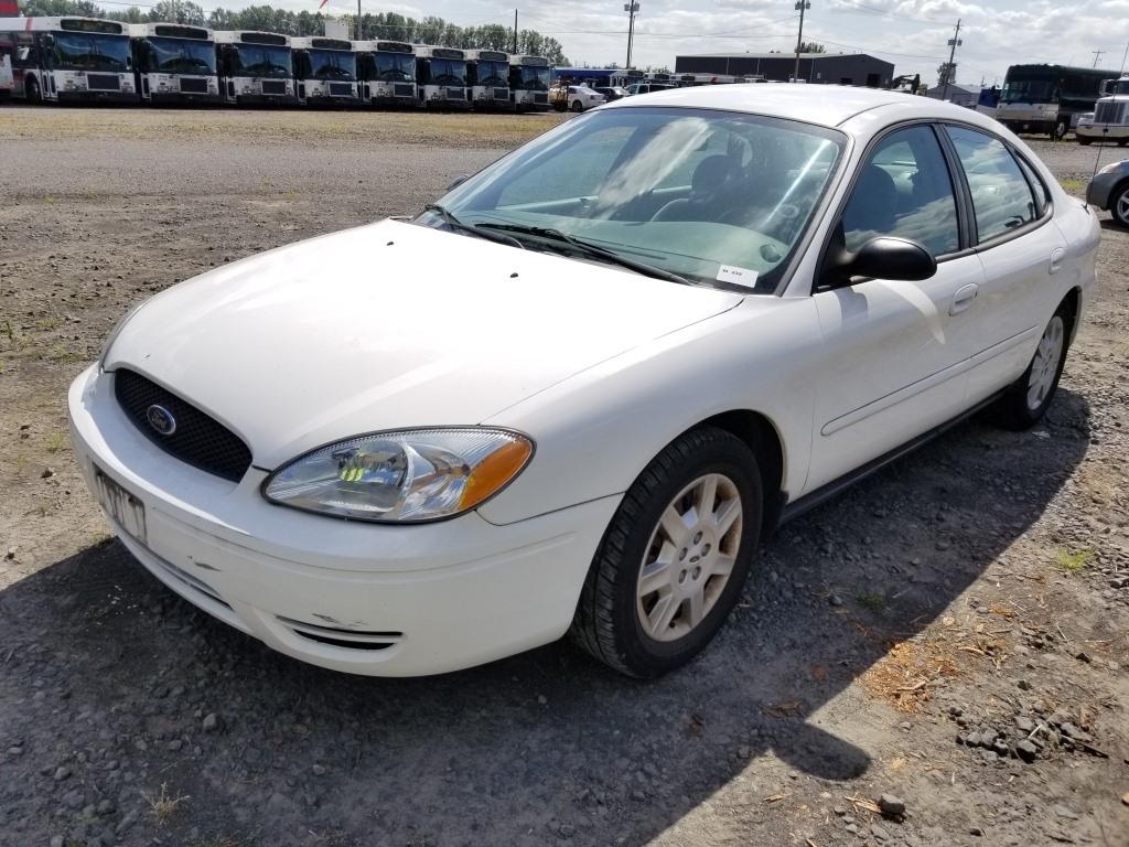 2006 Ford Taurus SE Sedan