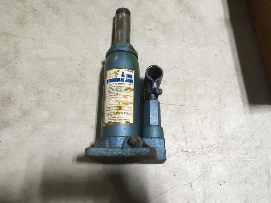 Sears 4-Ton Hydraulic Jack