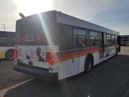 2000 New Flyer D40LF Transit Bus