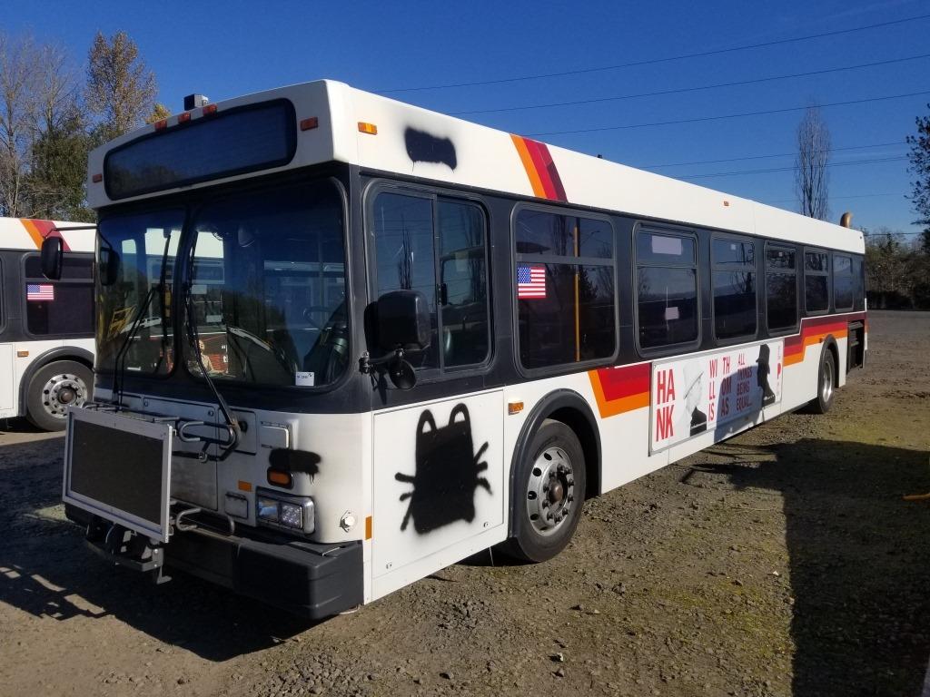 2000 New Flyer D40LF Transit Bus