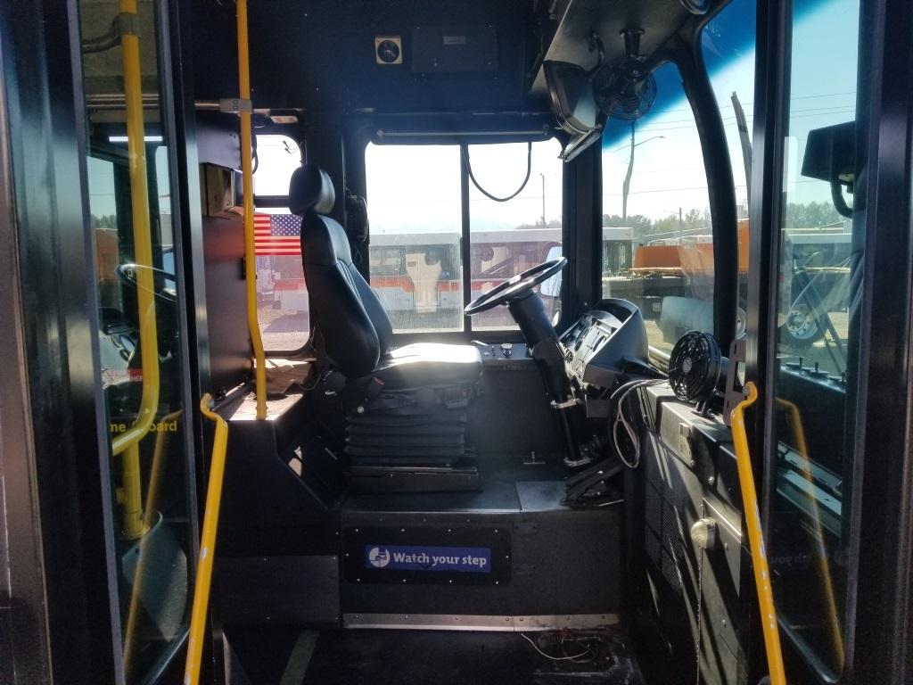 2000 New Flyer D40LF Transit Bus