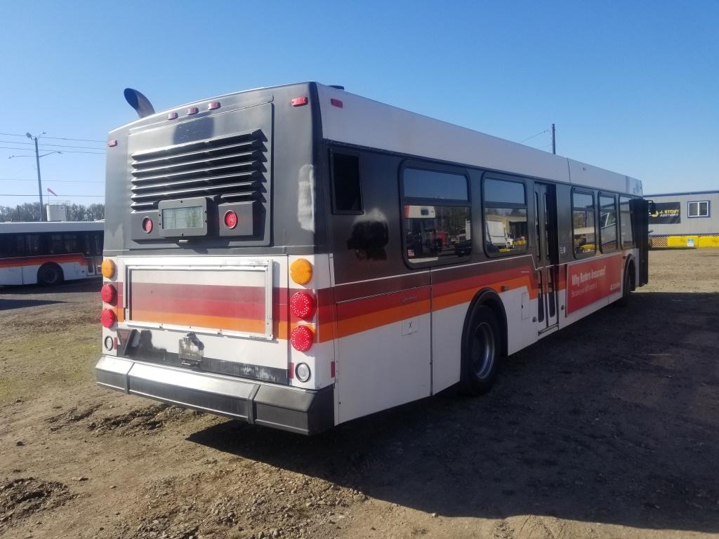 2000 New Flyer D40LF Transit Bus