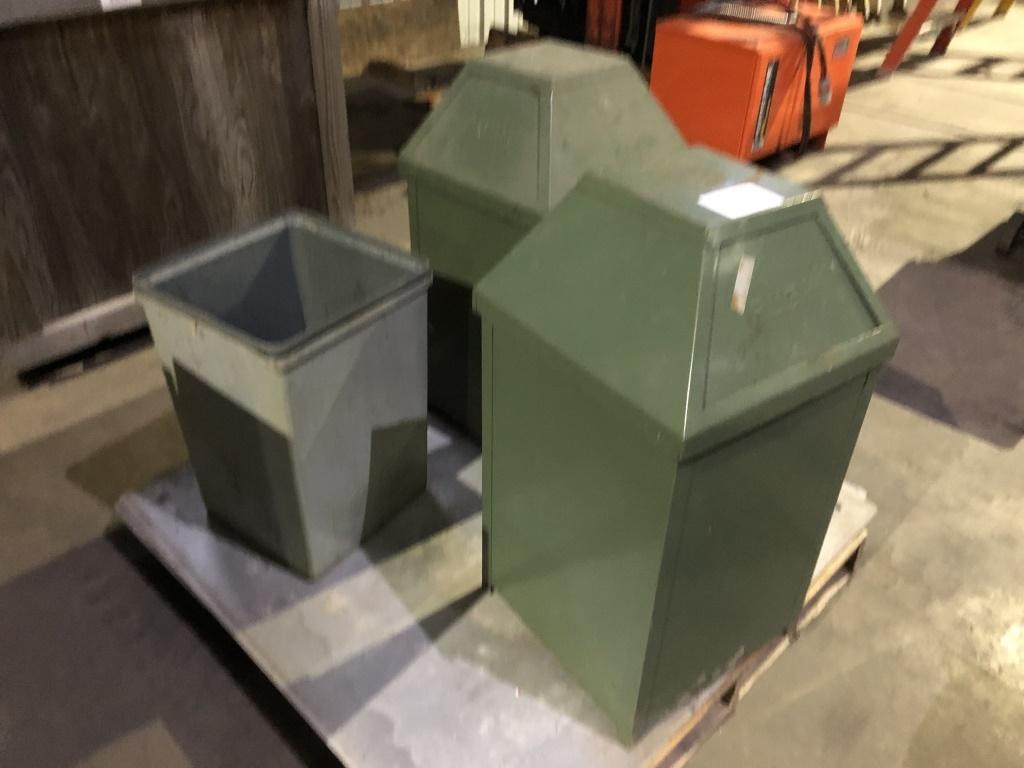 Metal Trash Cans Qty 4