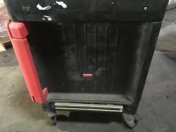 Rubbermaid Trademaster Rolling Chest