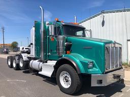 2017 Kenworth T800 Tri-Axle Lowboy Truck