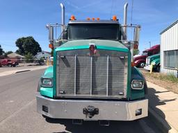 2017 Kenworth T800 Tri-Axle Lowboy Truck