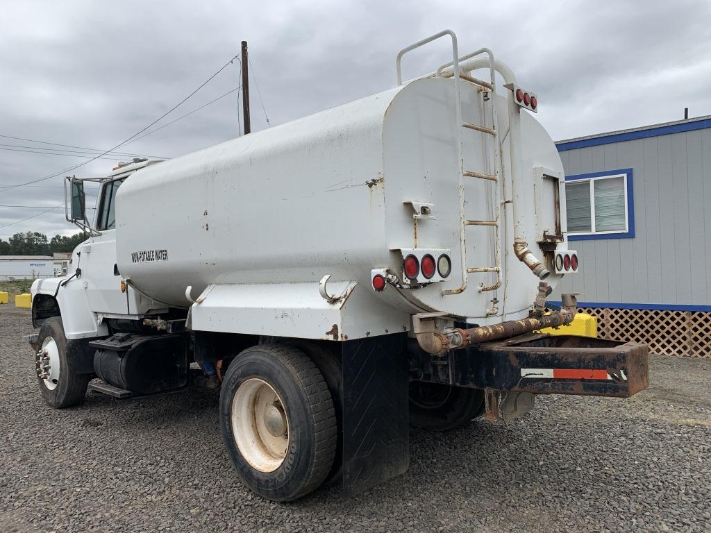 1995 Ford L8000 S/A Water Truck