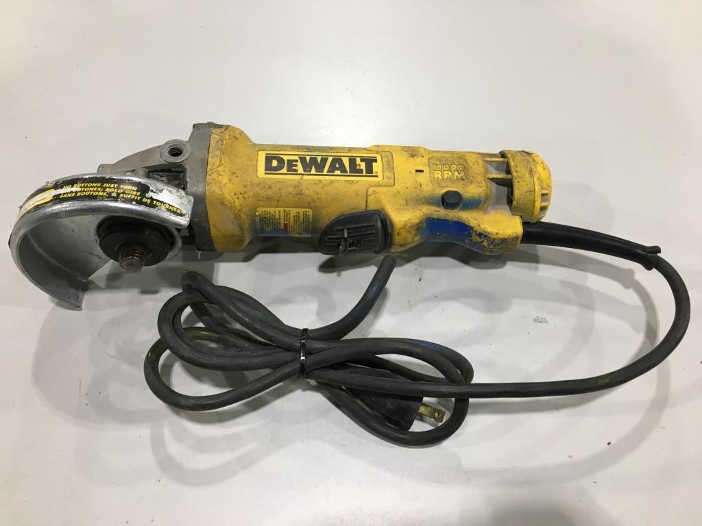 DeWalt DWE402 Angle Grinder