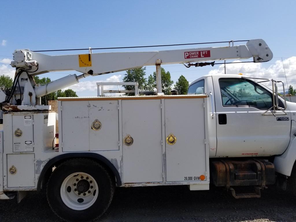 2000 Ford F650 Utility Truck