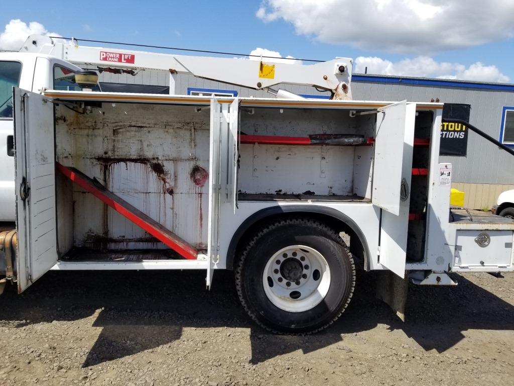 2000 Ford F650 Utility Truck