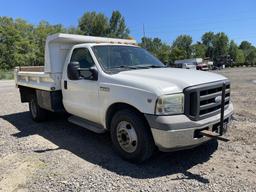 2005 Ford F350 XL SD S/A Dump Truck