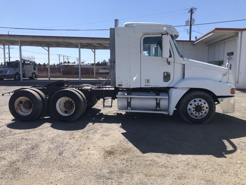 2000 Freightliner Century T/A Truck Tractor