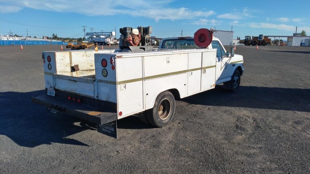 1997 Ford F350 XL Utility Truck